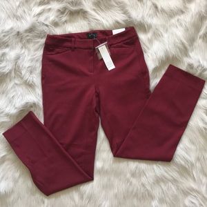 NWT. White House Black Market Slim Ankle 00 Pants